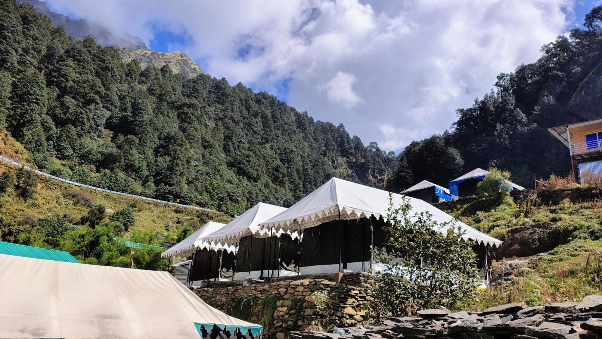 Hotel River Side Camp Chopta Sari Exterior foto